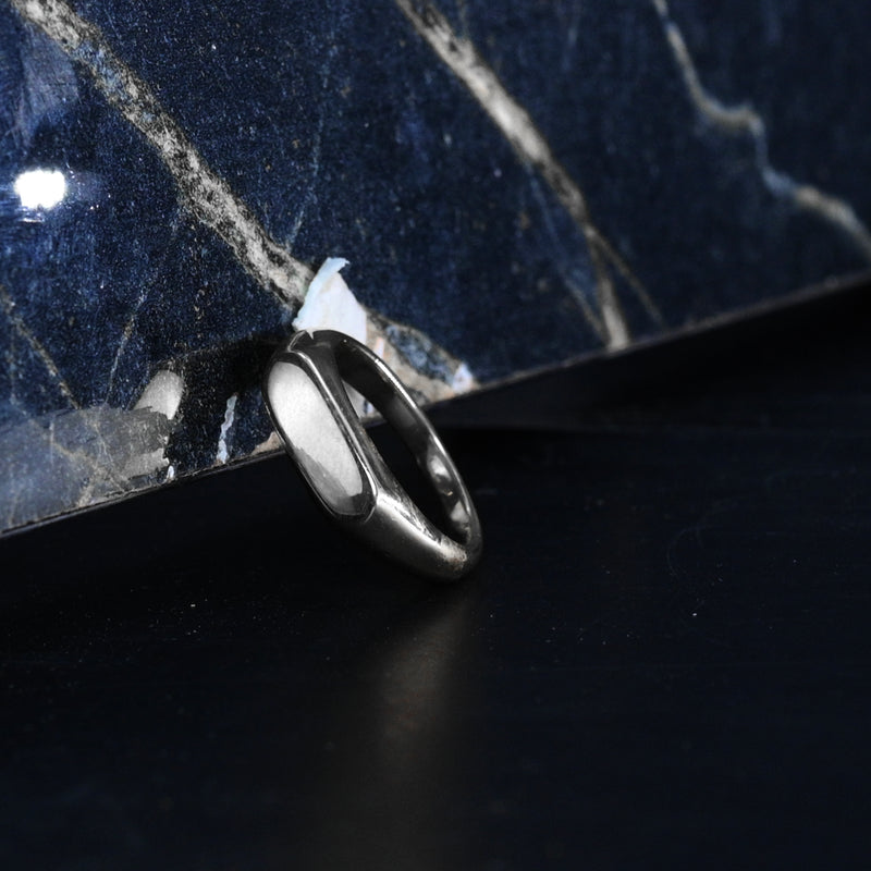 SIGNET RING - SILVER -  - Vibe - VIBE.PK - {{variant_option_1}} - {{variant_option_2}} - {{variant_option_3}} - {{variant_title}}